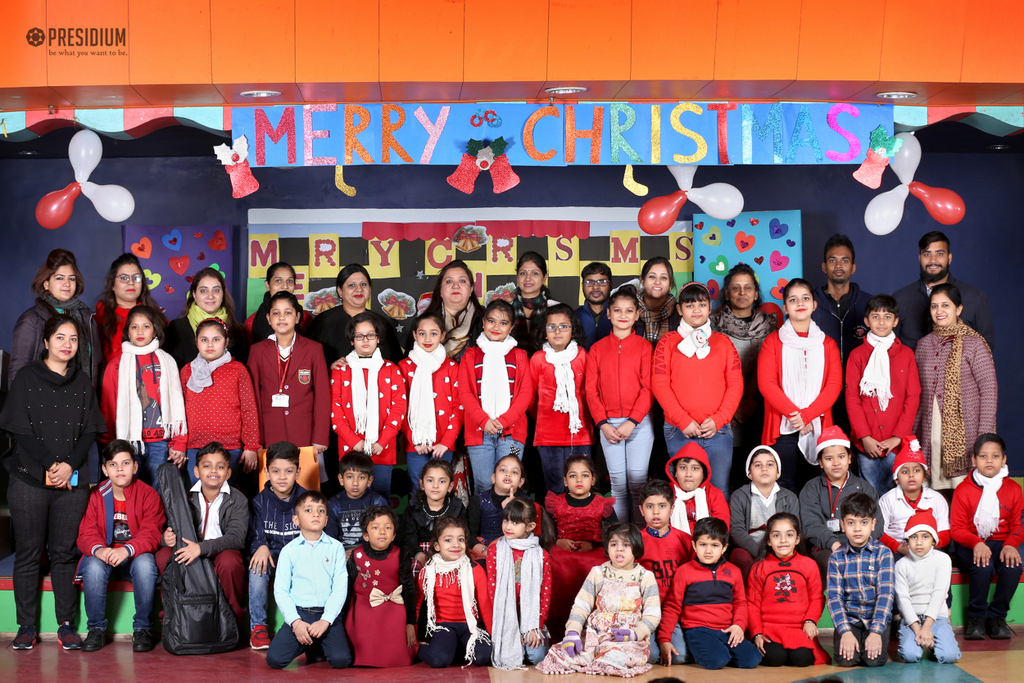 Presidium Vivek Vihar, SANTA CLAUS DISTRIBUTES GIFTS AT GRAND CHRISTMAS CELEBRATION 