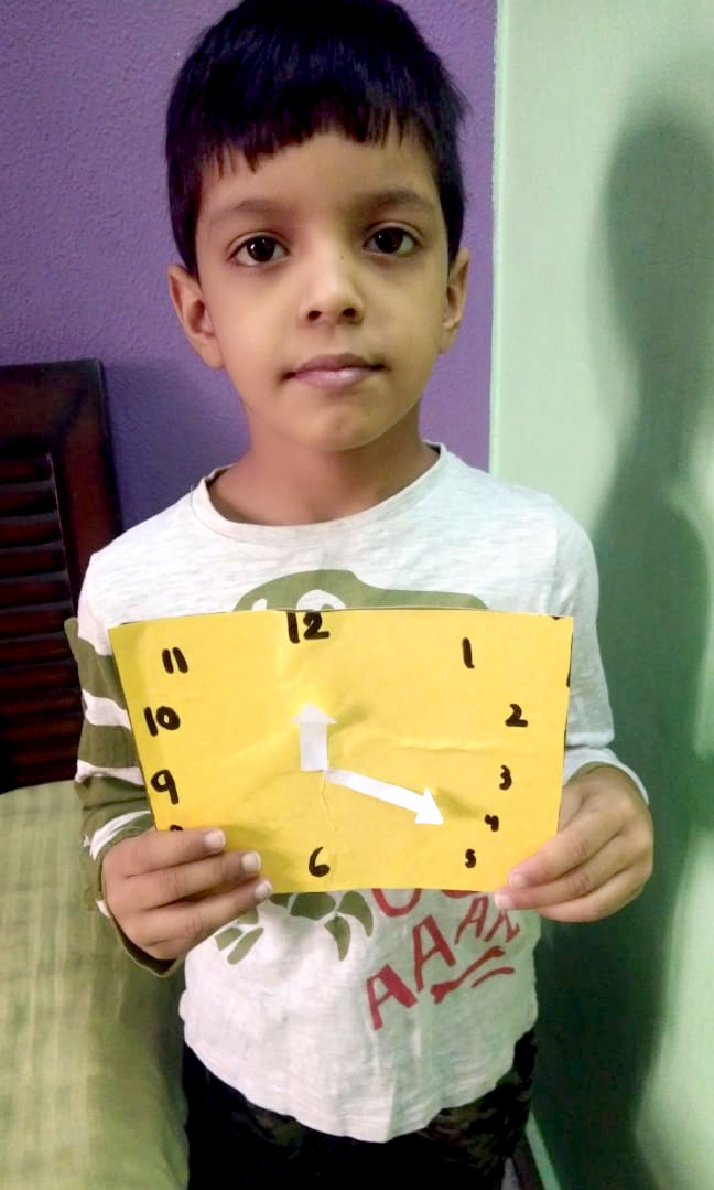 Presidium Indirapuram, STUDENTS ENHANCE THEIR COGNITIVE SKILLS WITH CLOCK MAKING ACTIVITY