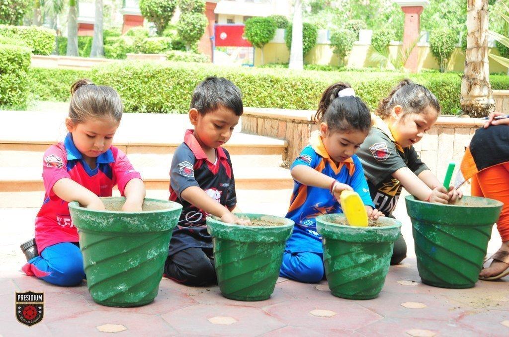 Presidium Indirapuram, PRESIDIANS OF INDIRAPURAM JOIN HANDS TO SAVE MOTHER EARTH 