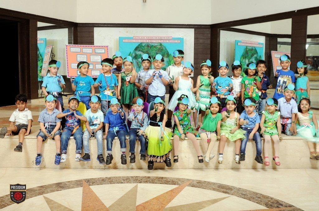 Presidium Indirapuram, PRESIDIANS OF INDIRAPURAM JOIN HANDS TO SAVE MOTHER EARTH Presidium Indirapuram, PRESIDIANS OF INDIRAPURAM JOIN HANDS TO SAVE MOTHER EARTH