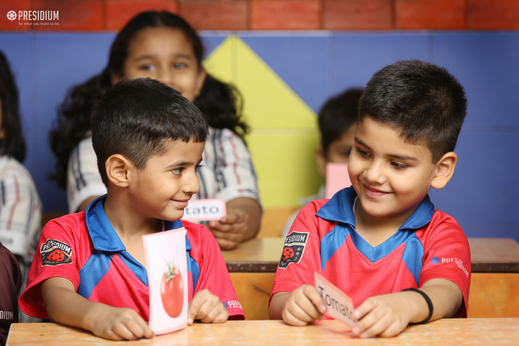 Presidium Dwarka-6, LEARNING ABOUT FRUITS & VEGETABLE WITH ATTRACTIVE FLASH CARDS