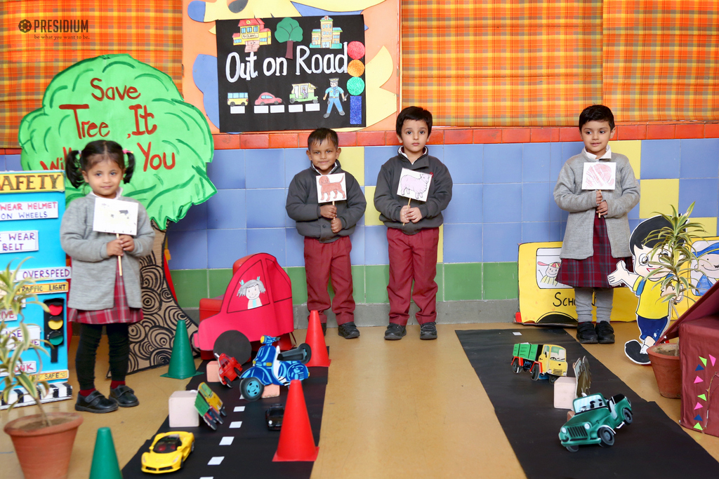 Presidium Dwarka-6, STUDENTS COMPREHEND ROAD SAFETY MEASURES THROUGH ACTIVITIES Presidium Dwarka-6, STUDENTS COMPREHEND ROAD SAFETY MEASURES THROUGH ACTIVITIES