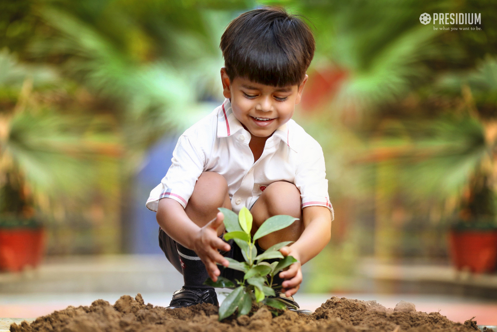 Presidium Pitampura, EARTH DAY: PLEDGING TO MAKE OUR PLANET MORE GREENER & CLEANER!