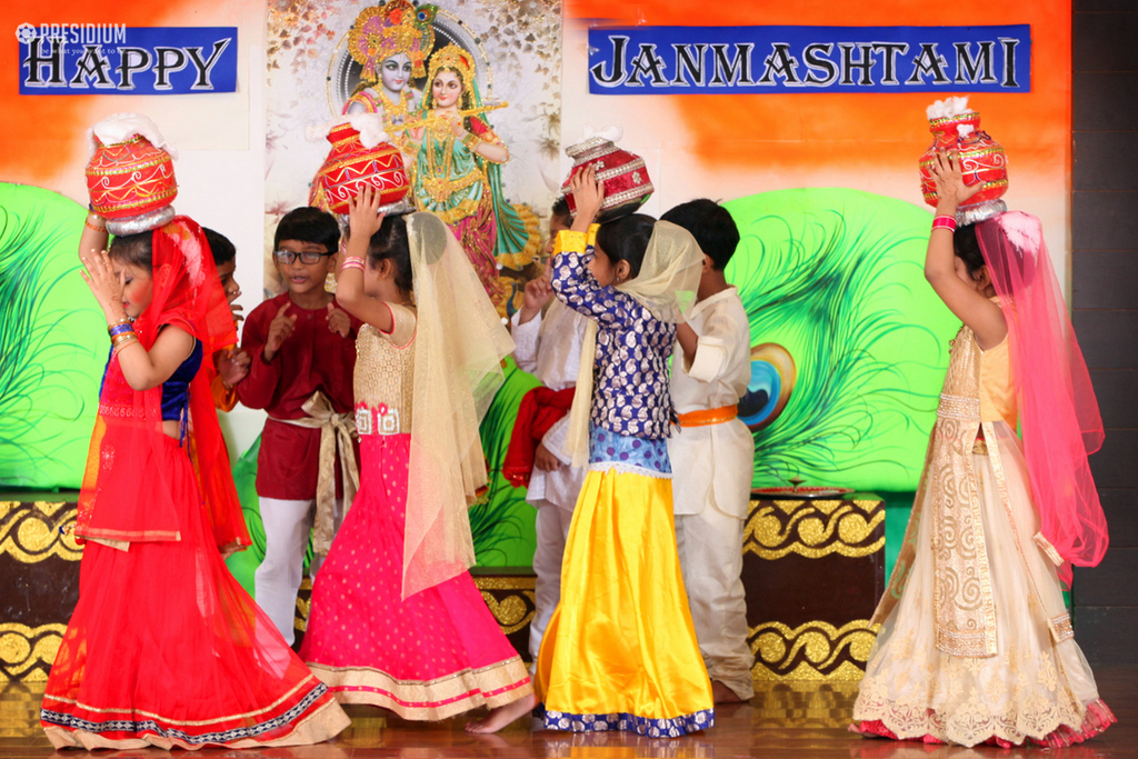 Presidium Gurgaon-57, PRESIDIANS GRACEFULLY DON ROLES OF RADHA-KRISHNA ON JANMASHTAMI