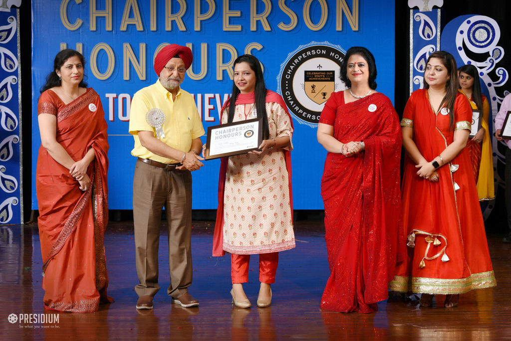 Presidium Punjabi Bagh, MRS. SUDHA GUPTA  HONOURS TEACHERS  AT CHAIRPERSON HONOURS