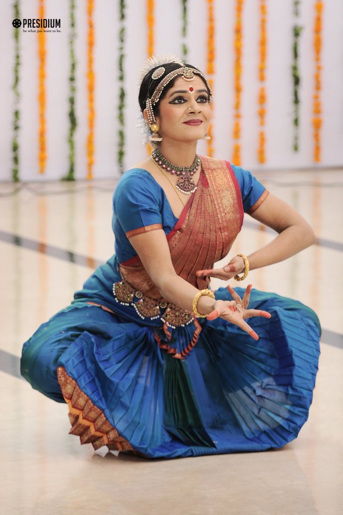 Presidium Gurgaon-57, MS. RAGINI CHANDRASHEKHAR'S MESMERISING PERFORMANCE ON DANCE DAY