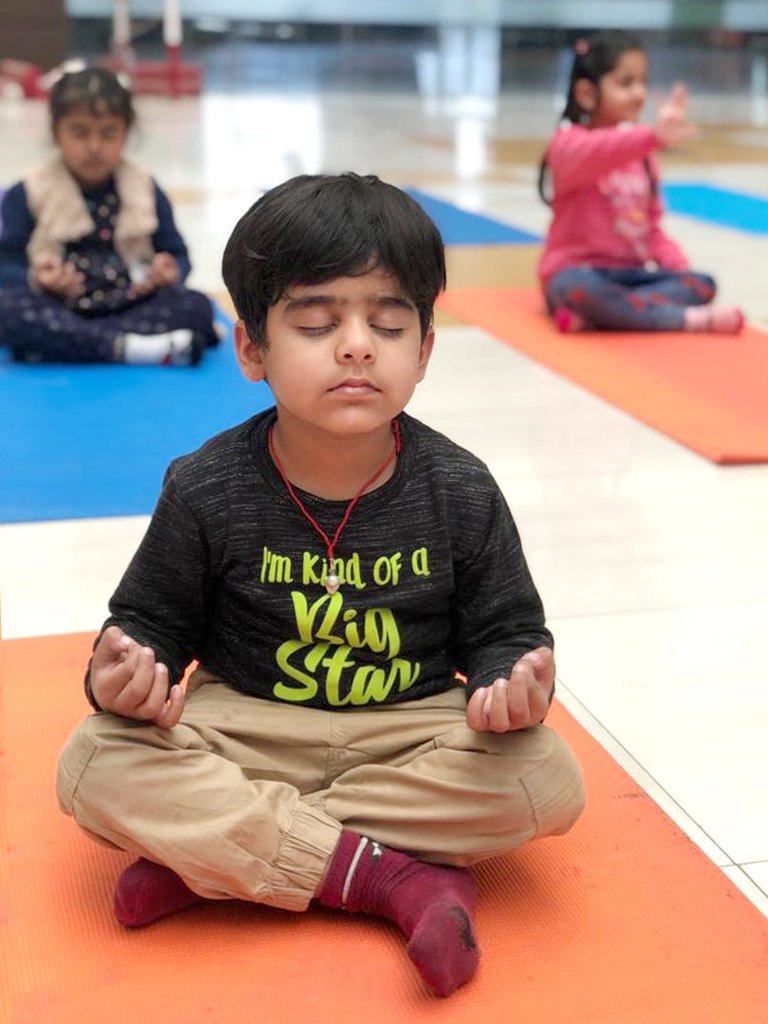 Presidium Rajnagar, STUDENTS LEARN ABOUT THE IMPORTANCE OF DOING YOGA