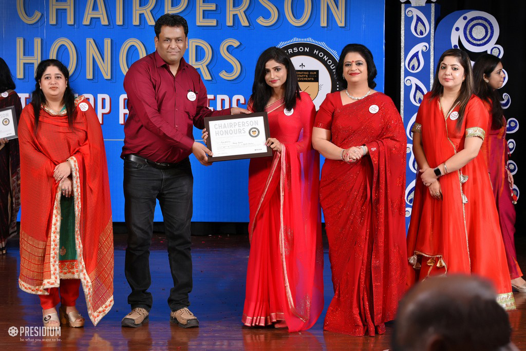 Presidium Dwarka-6, MRS.SUDHA GUPTA REWARDS TEACHERS AT CHAIRPERSON HONOURS