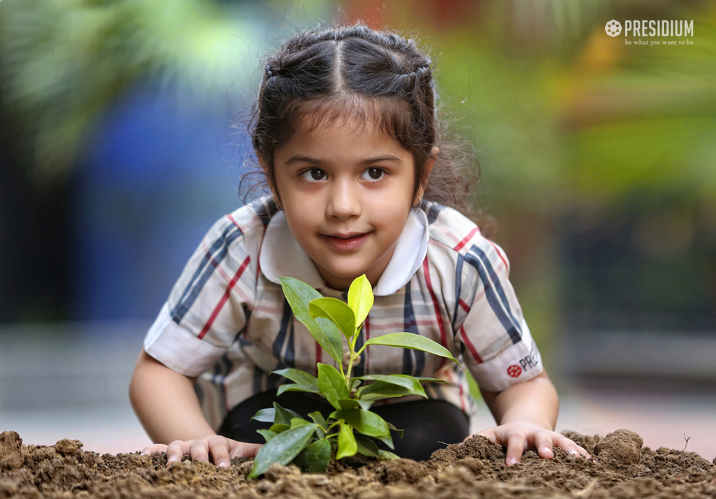 Presidium Pitampura, EARTH DAY: PLEDGING TO MAKE OUR PLANET MORE GREENER & CLEANER!