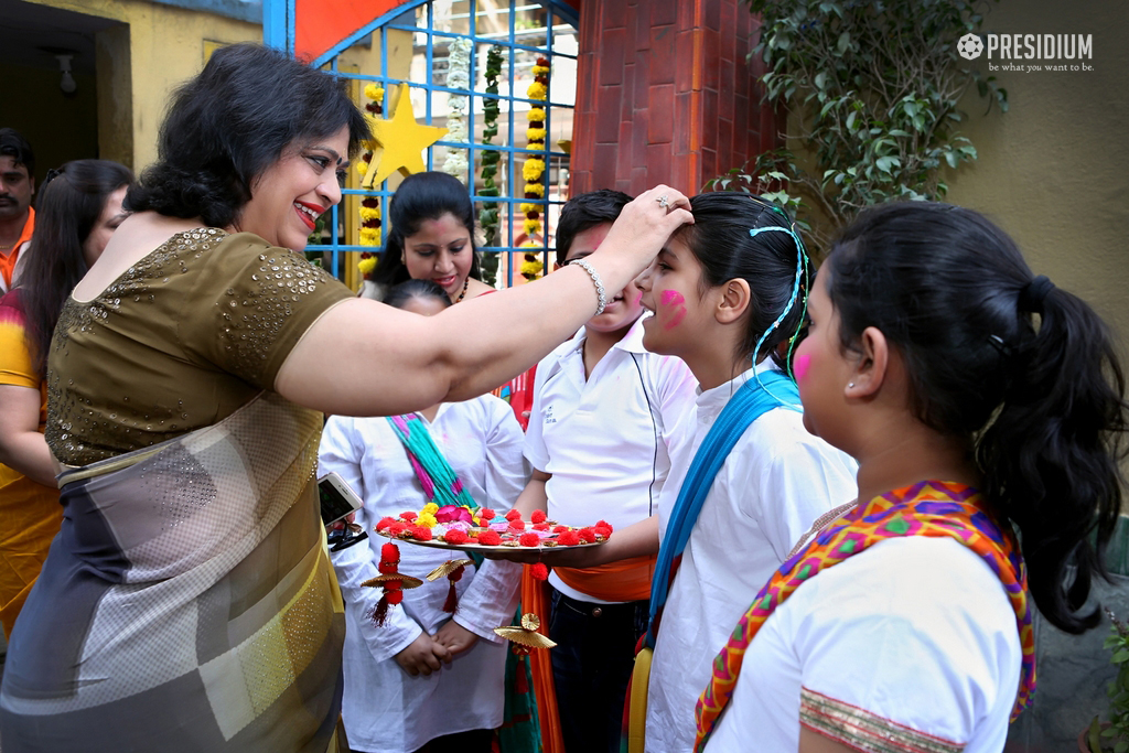 Presidium Vivek Vihar, CELEBRATING THE COLOURFUL FESTIVAL OF HOLI WITH HON. CHAIRPERSON