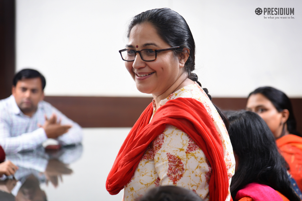 Presidium Indirapuram, MRS.SUDHA CONGRATULATES MENTORS FOR EXCELLENT CBSE GRADE 10 RESULTS 