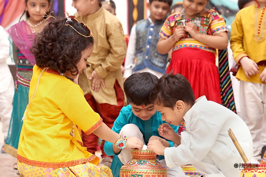 Presidium Indirapuram, HEAVENLY JANMASHTAMI CELEBRATIONS BY THE EXCITED PRE-PRIMARY WING Presidium Indirapuram, HEAVENLY JANMASHTAMI CELEBRATIONS BY THE EXCITED PRE-PRIMARY WING