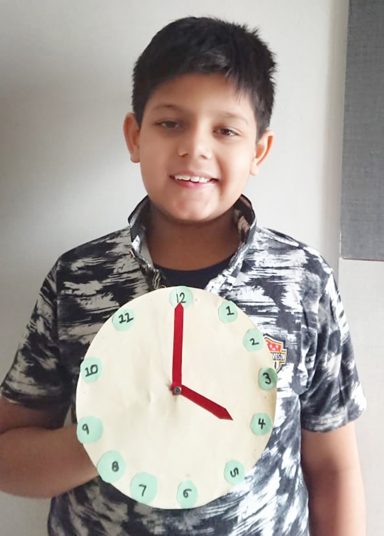 Presidium Indirapuram, STUDENTS ENHANCE THEIR COGNITIVE SKILLS WITH CLOCK MAKING ACTIVITY