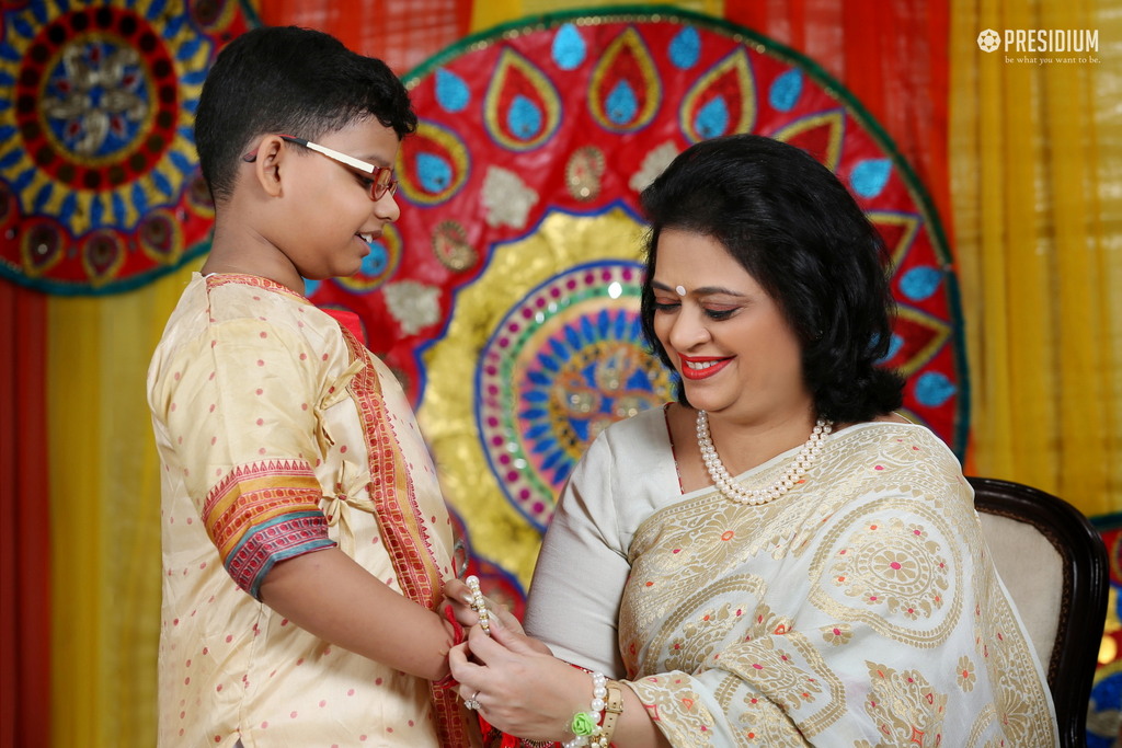 Presidium Indirapuram, STUDENTS PERFORM RAKSHABANDHAN RITUALS WITH MRS.SUDHA GUPTA