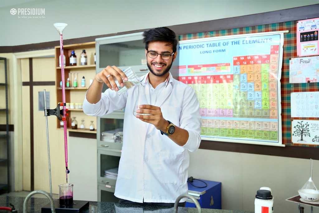 Presidium Gurgaon-57, STUDENTS PERFORM VOLUMETRIC ANALYSIS TEST IN CHEMISTRY LABORATORY