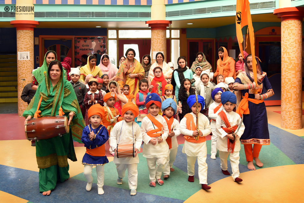 Presidium Dwarka-6, MRS.SUDHA GUPTA JOINS STUDENTS FOR GURU NANAK JAYANTI CELEBRATIONS