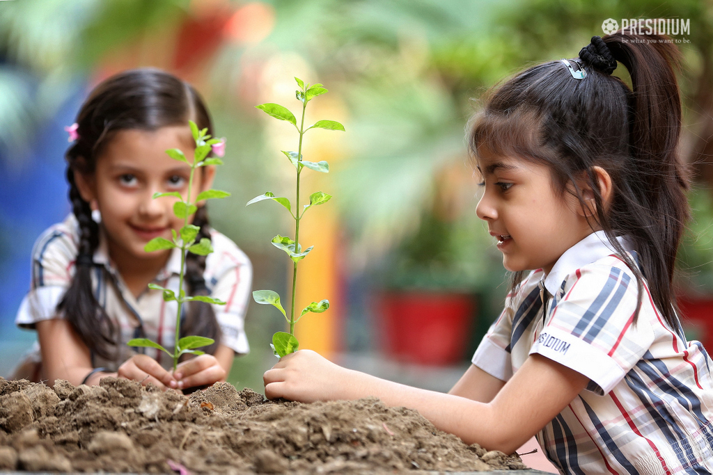 Presidium Pitampura, EARTH DAY: PLEDGING TO MAKE OUR PLANET MORE GREENER & CLEANER!