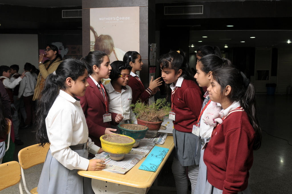 Presidium Indirapuram, ENVISAGING THE WORLD OF ‘POSSIBILITIES' AT SCIENCE WEEK!