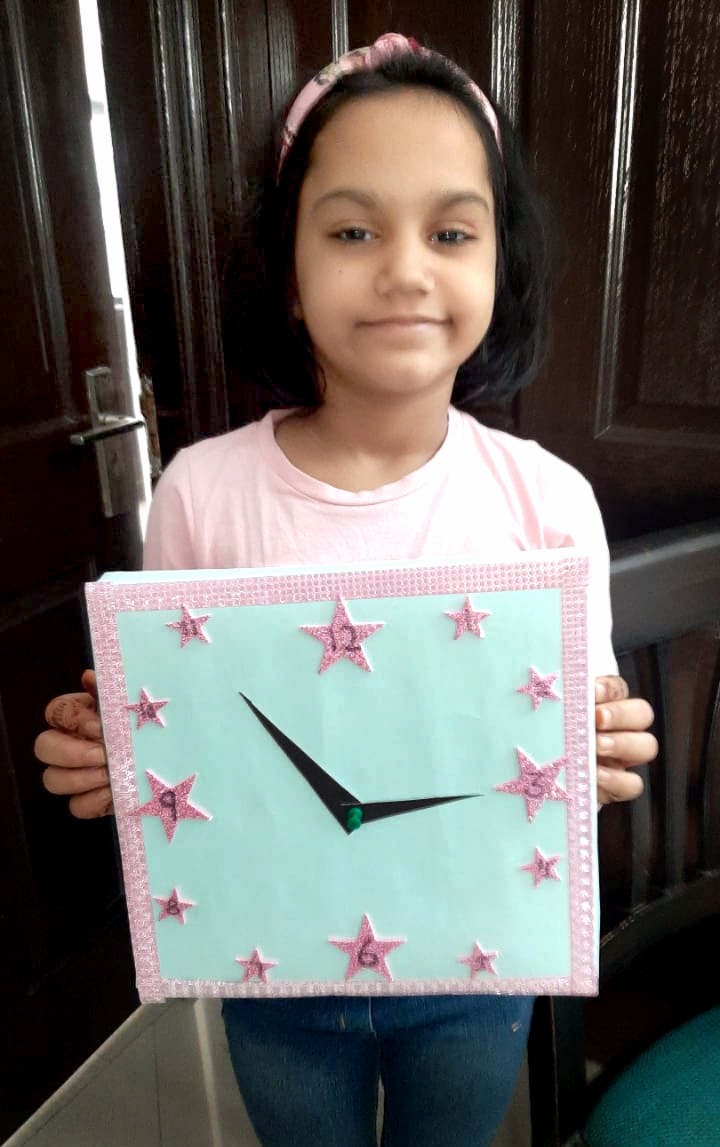 Presidium Indirapuram, STUDENTS ENHANCE THEIR COGNITIVE SKILLS WITH CLOCK MAKING ACTIVITY