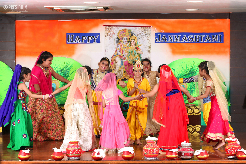 Presidium Gurgaon-57, PRESIDIANS GRACEFULLY DON ROLES OF RADHA-KRISHNA ON JANMASHTAMI