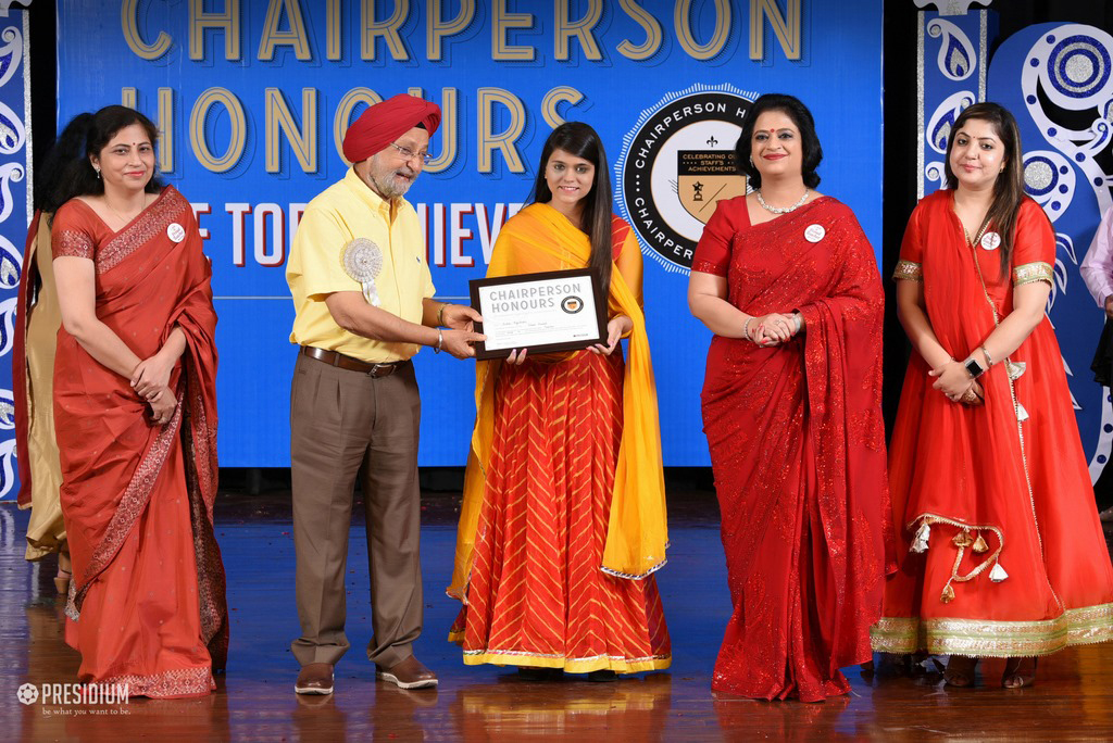 Presidium Punjabi Bagh, MRS. SUDHA GUPTA  HONOURS TEACHERS  AT CHAIRPERSON HONOURS