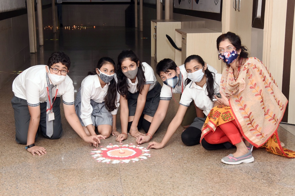 Presidium Gurgaon-57, DIWALI FESTIVITIES FILLS THE AIR WITH CELEBRATORY FERVOUR