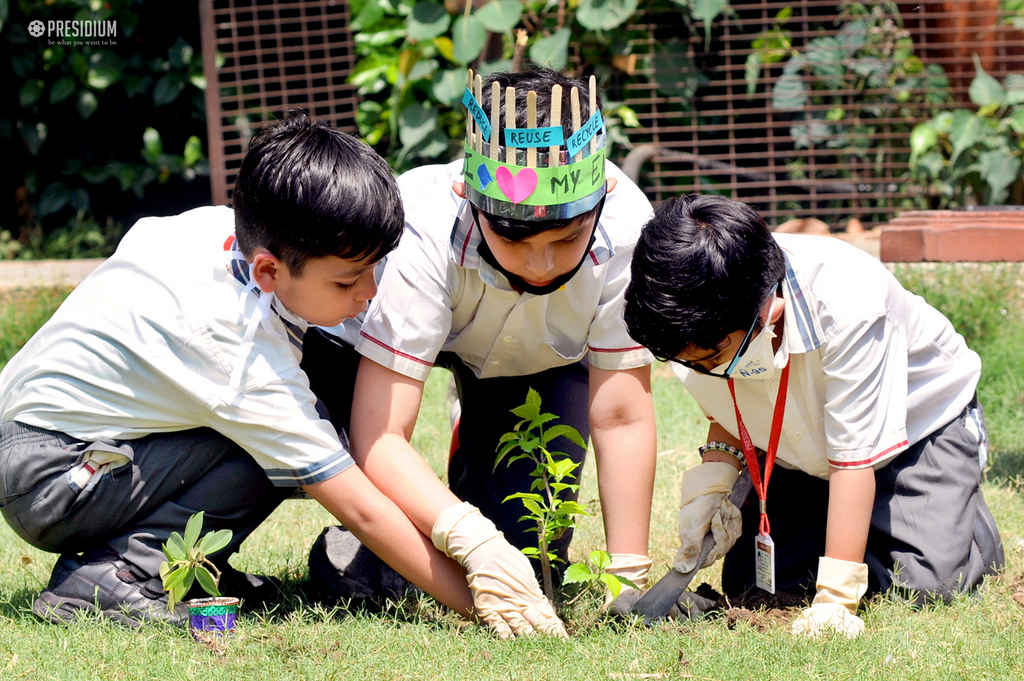 Presidium Vivek Vihar, SPREADING THE MESSAGE OF SAVING ENVIRONMENT ON WORLD EARTH DAY!