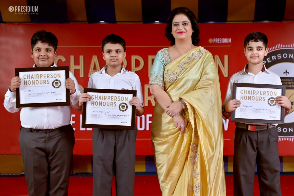 Presidium Punjabi Bagh, RESPECTED SUDHA MA’AM AWARDS LEADERS AT CHAIRPERSON HONOURS