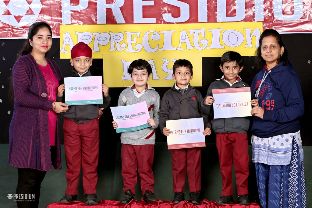 Presidium Vivek Vihar, APPRECIATION DAY: AWARDING CERTIFICATES TO MERITORIOUS PRESIDIANS