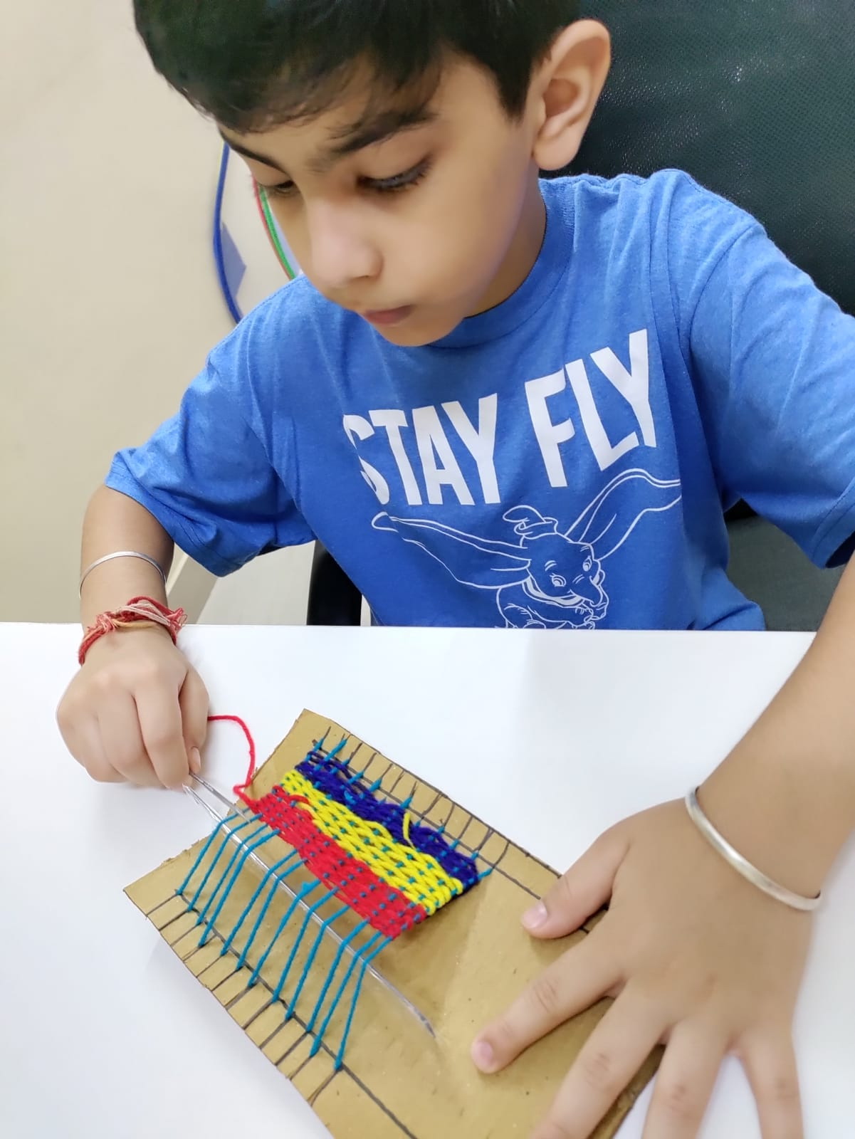 Presidium Dwarka-6, STUDENTS SHOWCASE THEIR CREATIVITY WITH WEAVING ACTIVITY