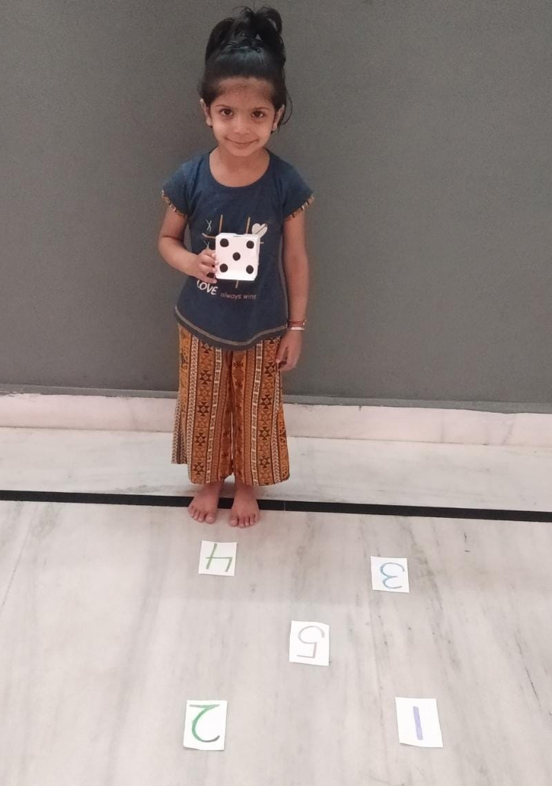 Presidium Gurgaon-57, STUDENTS PARTICIPATE IN HOPSCOTCH GAME WITH ENTHUSIASM!