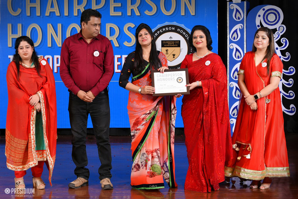 Presidium Dwarka-6, MRS.SUDHA GUPTA REWARDS TEACHERS AT CHAIRPERSON HONOURS