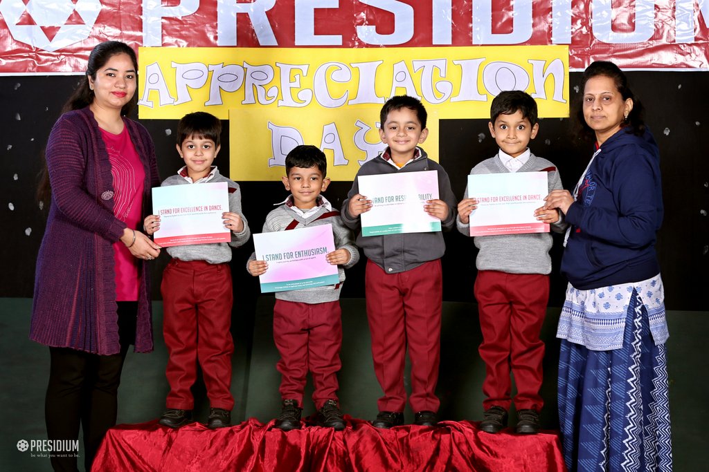 Presidium Vivek Vihar, APPRECIATION DAY: AWARDING CERTIFICATES TO MERITORIOUS PRESIDIANS